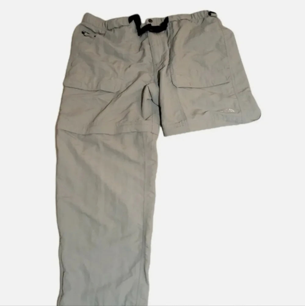 The North Face Tan Flat Utility Tech Pants Shorts Size XLarge. Detachable